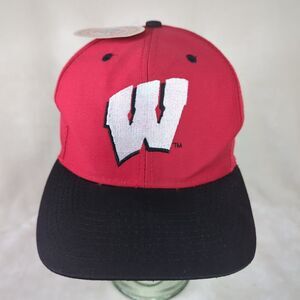 Logo 7 Wisconsin Badgers Hat Snapback VTG 1995 w/Tag Adult OSFA Red/Black Cap